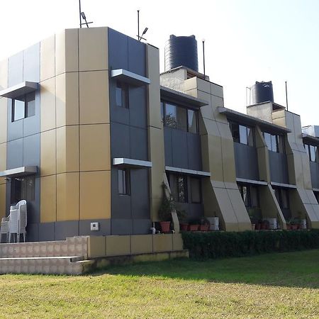 Savshanti Lake Resort Saputara Extérieur photo