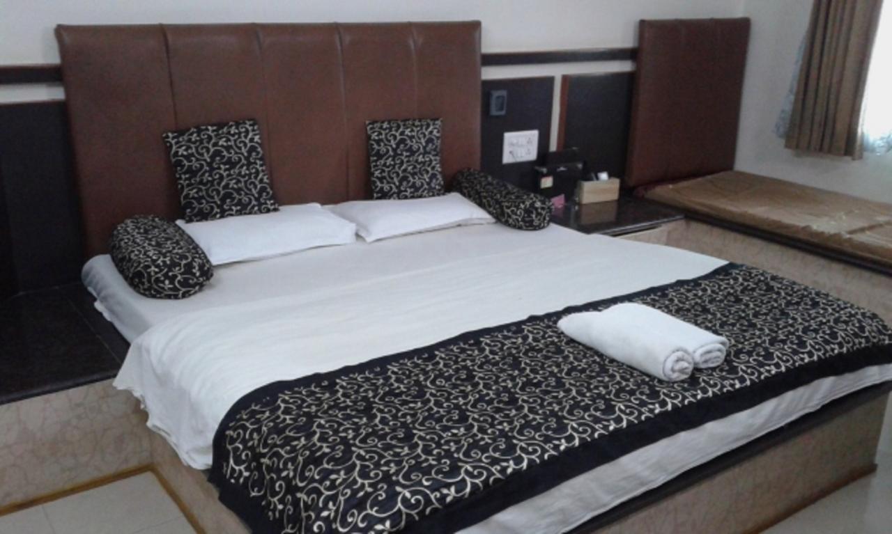 Savshanti Lake Resort Saputara Extérieur photo