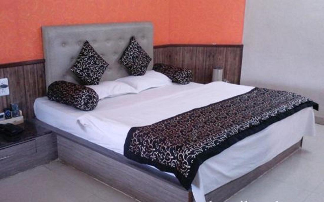 Savshanti Lake Resort Saputara Extérieur photo
