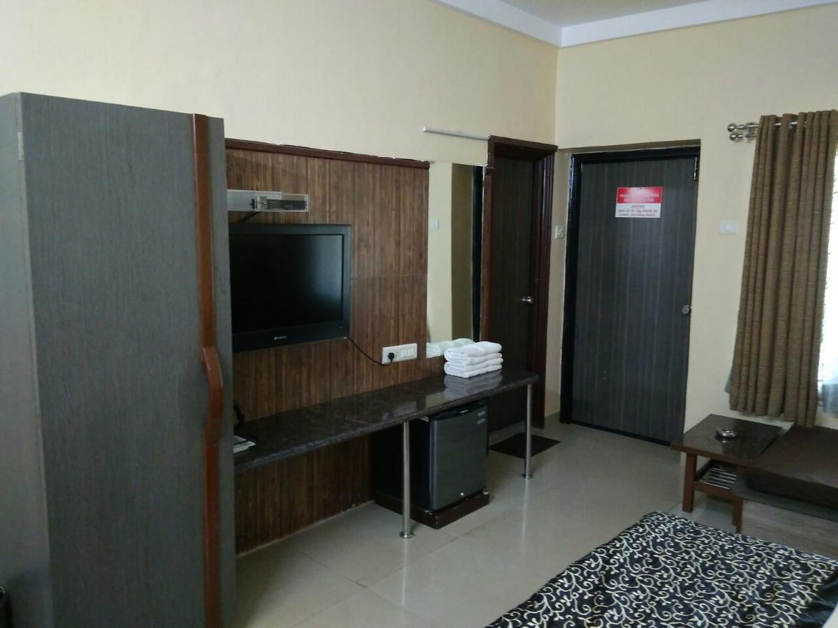 Savshanti Lake Resort Saputara Extérieur photo