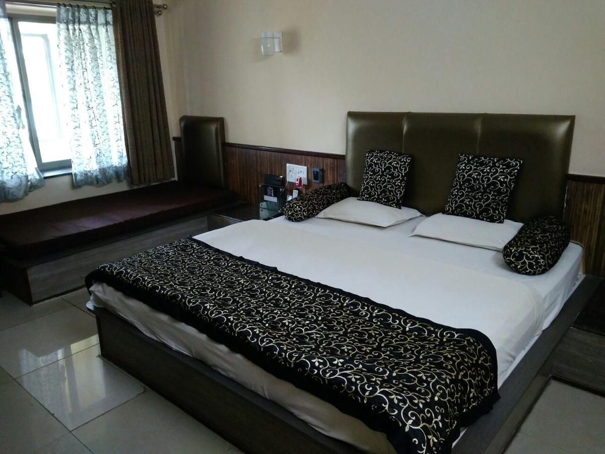 Savshanti Lake Resort Saputara Extérieur photo