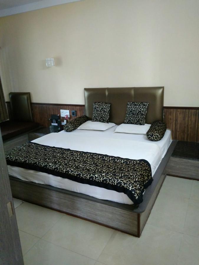 Savshanti Lake Resort Saputara Extérieur photo